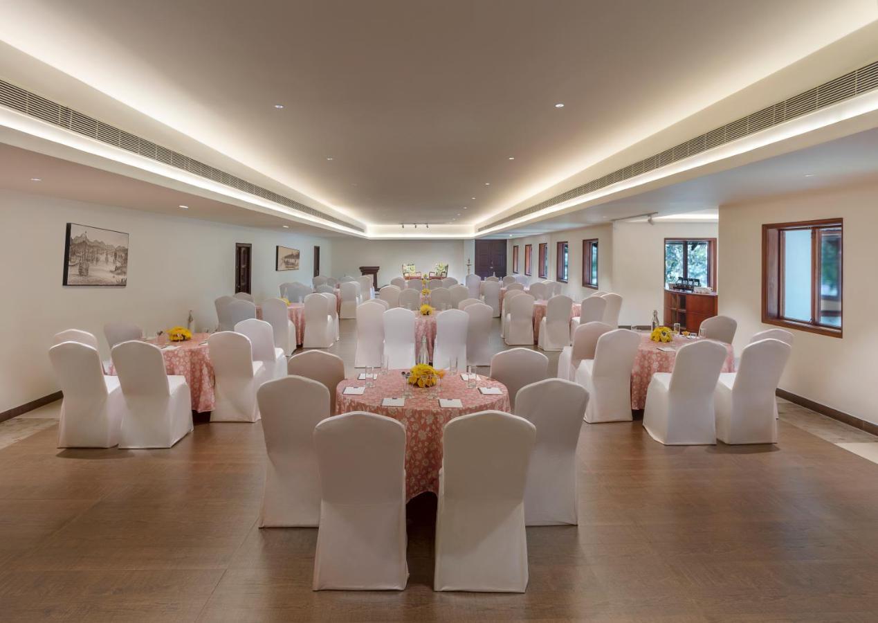 Estuary Sarovar Premiere Poovar Island Exterior foto