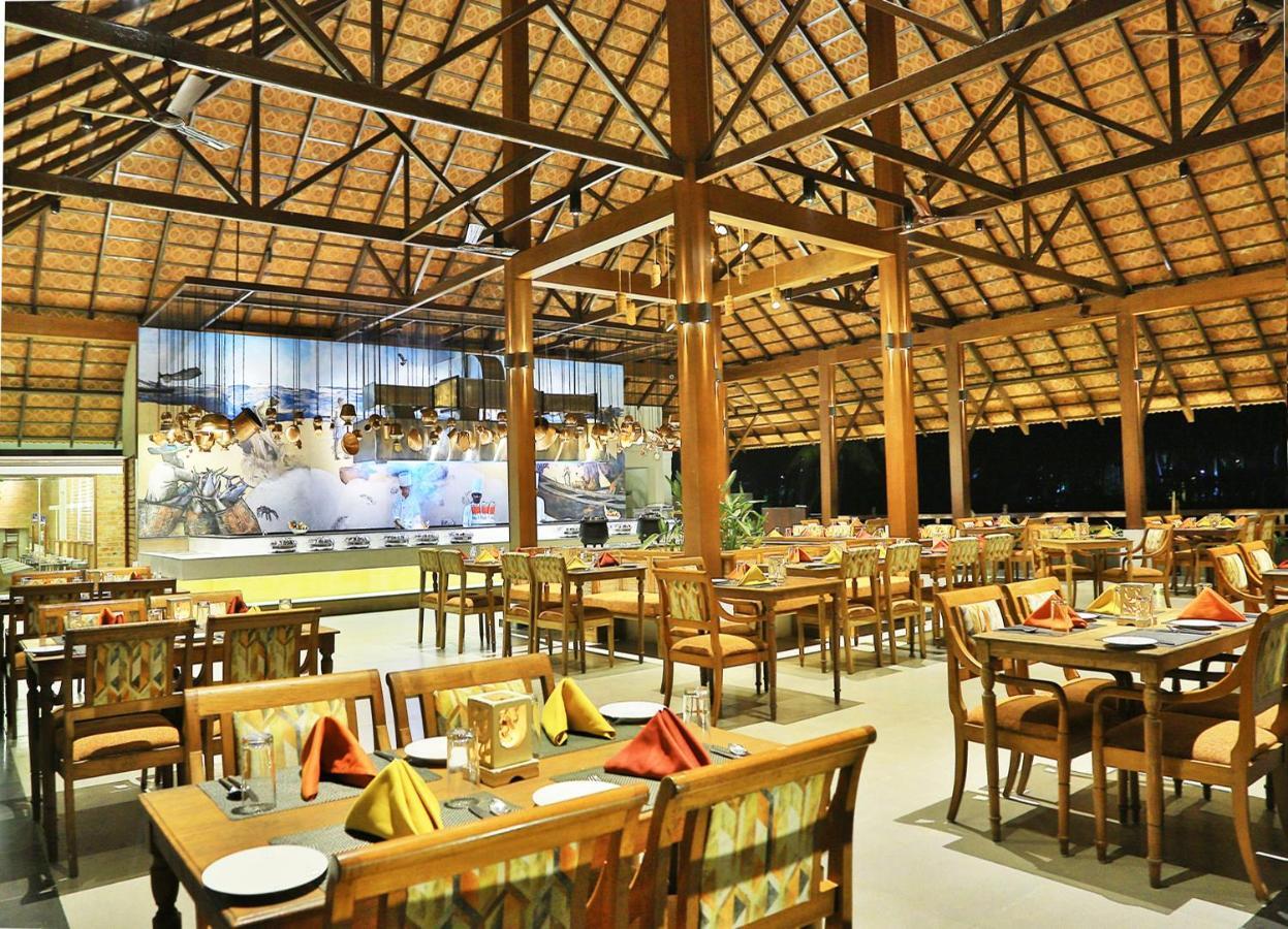 Estuary Sarovar Premiere Poovar Island Exterior foto