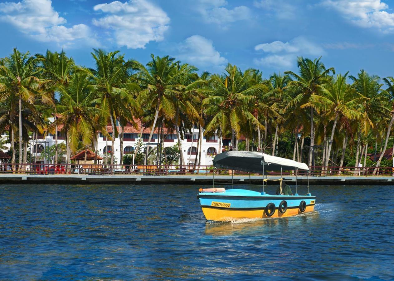 Estuary Sarovar Premiere Poovar Island Exterior foto